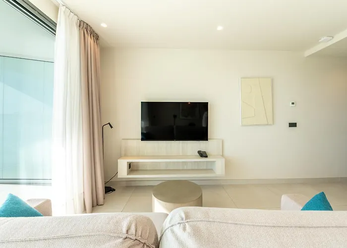 Amarilla Golf Residences מלון סן מיגל דה אבונה