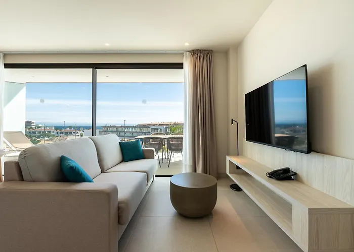 Amarilla Golf Residences מלון סן מיגל דה אבונה