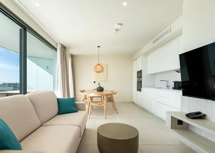 Amarilla Golf Residences סן מיגל דה אבונה