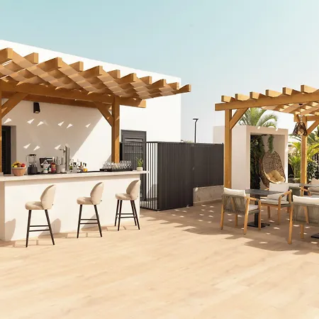 Отель Amarilla Golf Residences 5*