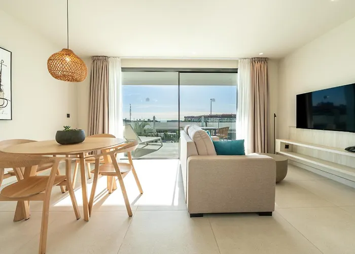 Amarilla Golf Residences ホテル