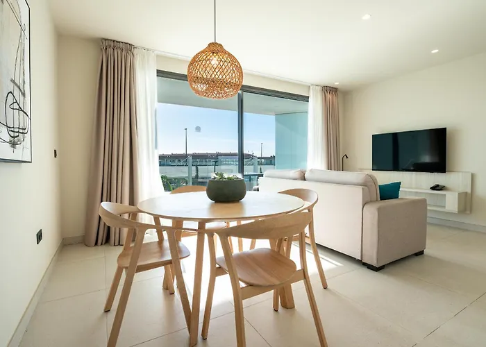 ホテル Amarilla Golf Residences